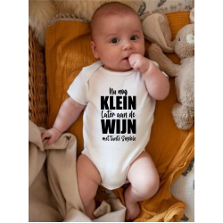 333-Nu nog klein later aan de wijn 333-Nu nog klein later aan de wijn