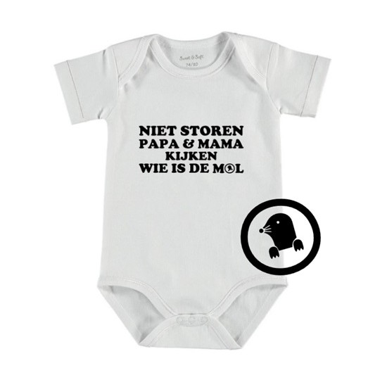 1000- Niet storen – papa en mama kijken Wie is de Mol!