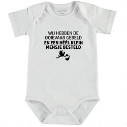 499- Wij hebben de ooievaar gebeld en een heel klein mensje besteld 499- Wij hebben de ooievaar gebeld en een heel klein mensje besteld