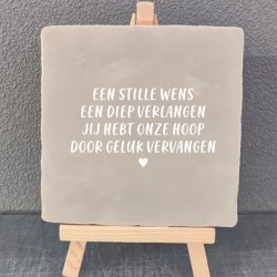 980- Een stille wens, een diep verlangen. Jij hebt onze hoop, door geluk gevangen. 980- Een stille wens, een diep verlangen. Jij hebt onze hoop, door geluk gevangen.