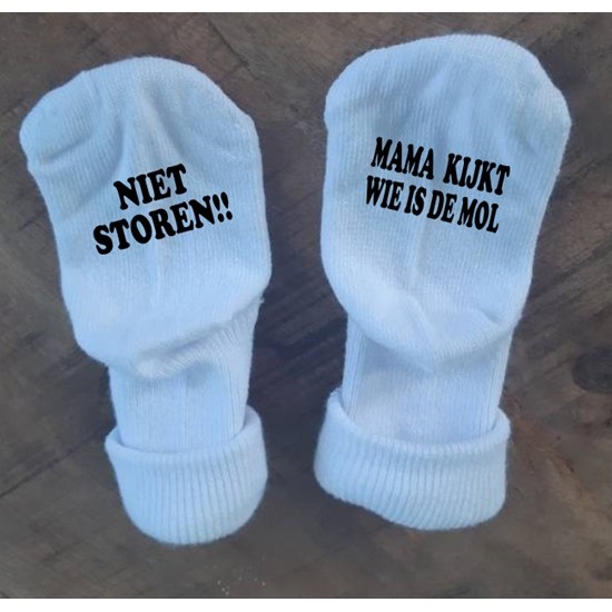 1002 - Niet storen Mama kijkt wie is de mol 1002 - Niet storen Mama kijkt wie is de mol